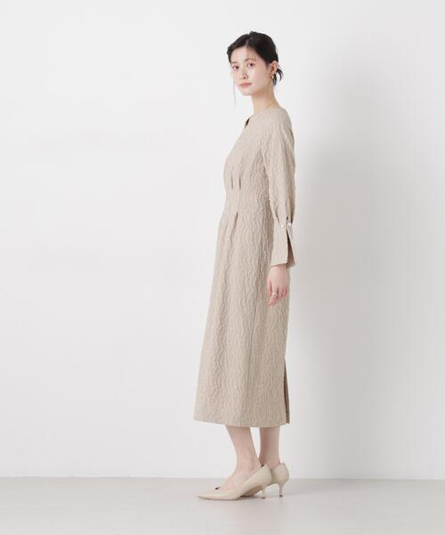 troisiemeCHACO(トロワズィエムチャコ)の「troisieme chaco/別注 PUFFY JACQUARD ワンピース(ワンピース・レディース・ベージュ/ネイビー・38)」の5枚目の写真