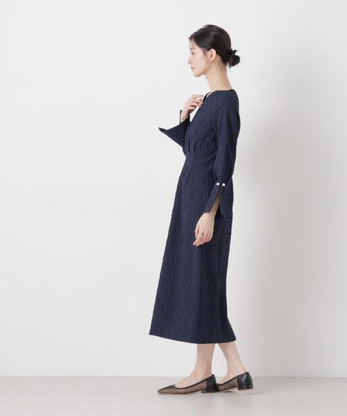 troisiemeCHACO(トロワズィエムチャコ)の「troisieme chaco/別注 PUFFY JACQUARD ワンピース(ワンピース・レディース・ベージュ/ネイビー・38)」の9枚目の写真