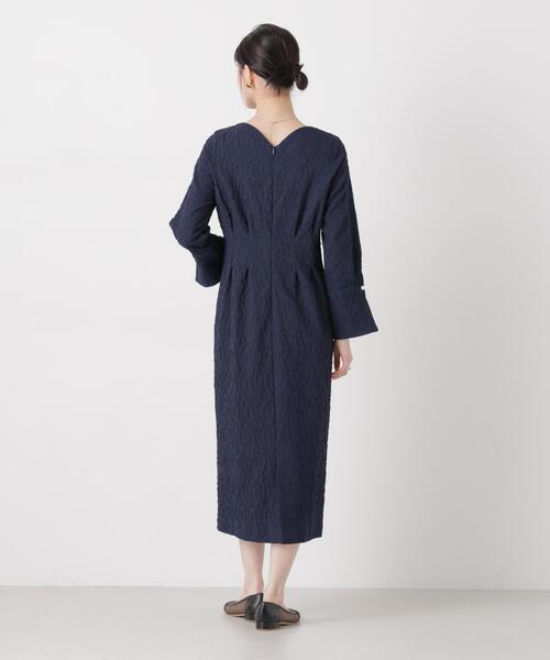 troisiemeCHACO(トロワズィエムチャコ)の「troisieme chaco/別注 PUFFY JACQUARD ワンピース(ワンピース・レディース・ベージュ/ネイビー・38)」の10枚目の写真