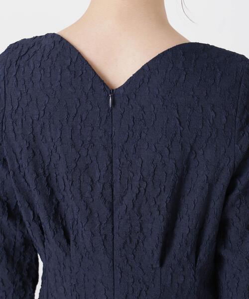 troisiemeCHACO(トロワズィエムチャコ)の「troisieme chaco/別注 PUFFY JACQUARD ワンピース(ワンピース・レディース・ベージュ/ネイビー・38)」の15枚目の写真