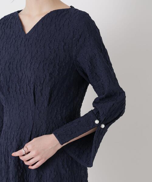 troisiemeCHACO(トロワズィエムチャコ)の「troisieme chaco/別注 PUFFY JACQUARD ワンピース(ワンピース・レディース・ベージュ/ネイビー・38)」の16枚目の写真