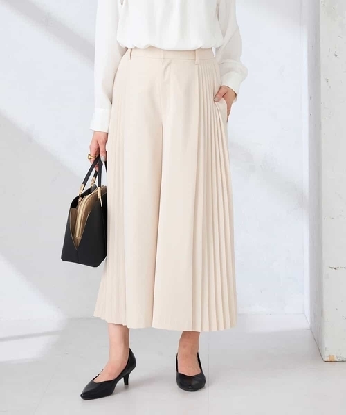 a.v.v(アーヴェヴェ)の「【洗える】サイドプリーツクロップドパンツ(その他パンツ・レディース・グレー系その他/ネイビー・40/38/36)」の2枚目の写真