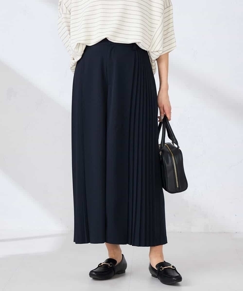 a.v.v(アーヴェヴェ)の「【洗える】サイドプリーツクロップドパンツ(その他パンツ・レディース・グレー系その他/ネイビー・40/38/36)」の4枚目の写真