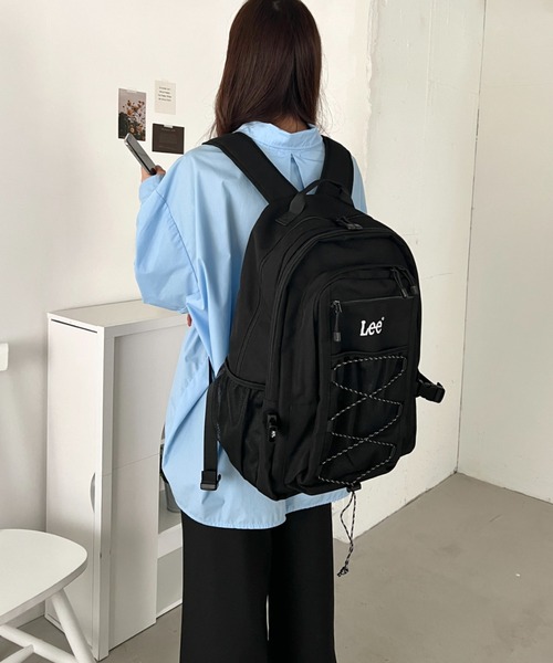 Lee(リー)の「Lee/撥水ポリ/ドローコードリュック/約28L/多ポケット/大容量/通勤・通学/PC収納/ユニセックス(バックパック/リュック・レディース・ブラック×ホワイト・FREE)」の2枚目の写真