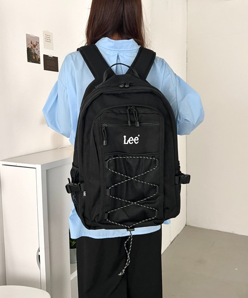 Lee(リー)の「Lee/撥水ポリ/ドローコードリュック/約28L/多ポケット/大容量/通勤・通学/PC収納/ユニセックス(バックパック/リュック・レディース・ブラック×ホワイト・FREE)」の4枚目の写真
