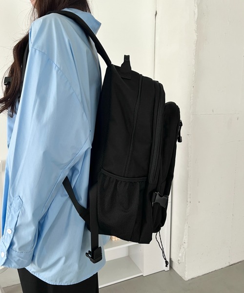 Lee(リー)の「Lee/撥水ポリ/ドローコードリュック/約28L/多ポケット/大容量/通勤・通学/PC収納/ユニセックス(バックパック/リュック・レディース・ブラック×ホワイト・FREE)」の12枚目の写真