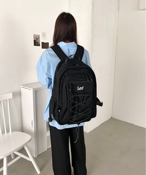 Lee(リー)の「Lee/撥水ポリ/ドローコードリュック/約28L/多ポケット/大容量/通勤・通学/PC収納/ユニセックス(バックパック/リュック・レディース・ブラック×ホワイト・FREE)」の7枚目の写真