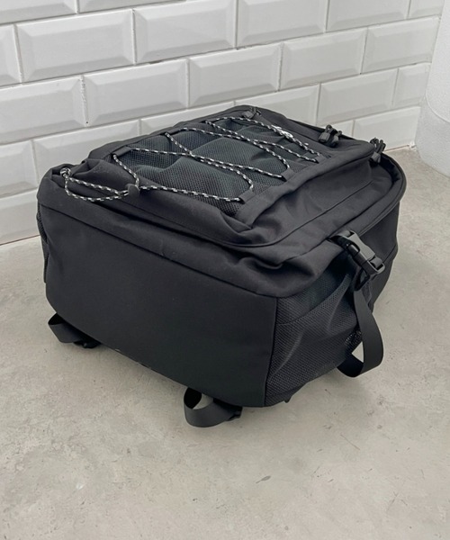 Lee(リー)の「Lee/撥水ポリ/ドローコードリュック/約28L/多ポケット/大容量/通勤・通学/PC収納/ユニセックス(バックパック/リュック・レディース・ブラック×ホワイト・FREE)」の16枚目の写真
