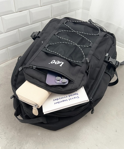 Lee(リー)の「Lee/撥水ポリ/ドローコードリュック/約28L/多ポケット/大容量/通勤・通学/PC収納/ユニセックス(バックパック/リュック・レディース・ブラック×ホワイト・FREE)」の19枚目の写真