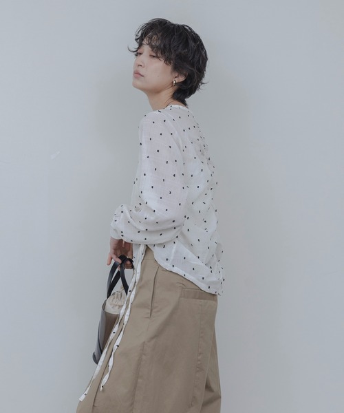 Eimee Law（エイミーロウ）の「ドロストシアーカーデ（カーディガン/ボレロ・レディース・グレー/オフホワイト/ブラック・FREE）」の11枚目の写真