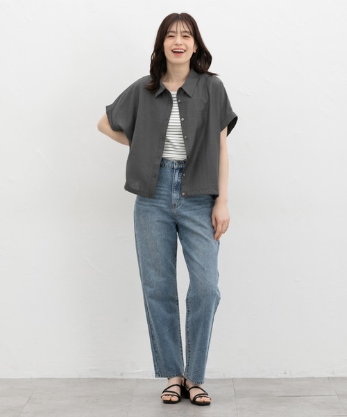 Honeys(ハニーズ)の「【ハニさら・接触冷感】裾ドロストシアーシャツ(シャツ/ブラウス・レディース・スミクロ/ブラウン/グレイッシュベージュ/グレイッシュブルー・L/LL/M)」の6枚目の写真