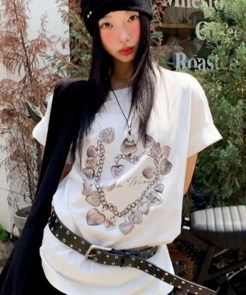 Sibra(シブラ)の「韓国風 Y2K ハートチェーン半袖カットソー(Tシャツ/カットソー・レディース・ホワイト/グレー・M)」の2枚目の写真