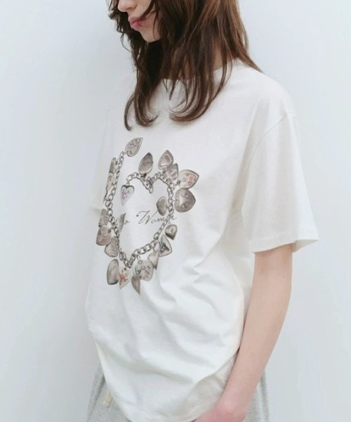 Sibra(シブラ)の「韓国風 Y2K ハートチェーン半袖カットソー(Tシャツ/カットソー・レディース・ホワイト/グレー・M)」の7枚目の写真