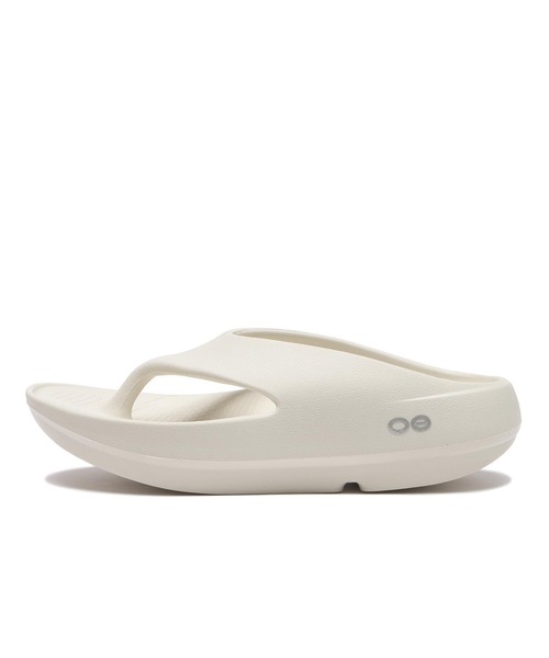 OOFOS(ウーフォス)の「Original PLUS 2001100140261(サンダル・メンズ・ベージュ・11/10/9/8/7/6/5/4/3)」の1枚目の写真