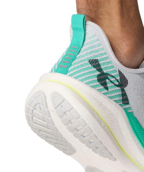 UNDER ARMOUR(アンダーアーマー)の「UAベロシティ SPD(ランニング/メンズ)(スニーカー・メンズ・グレー系その他・27.0cm/28.0cm/29.0cm/26.5cm/26.0cm/25.5cm/27.5cm/28.5cm/25.0cm)」の9枚目の写真