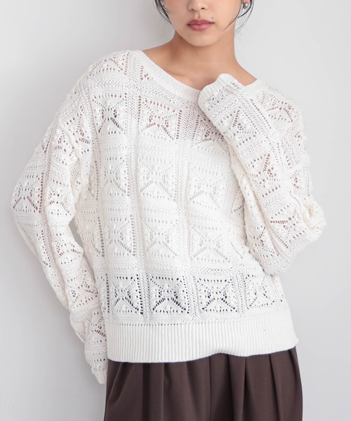for/c(フォーシー)の「モチーフニット2wayカーディガン【サスティナブル】(カーディガン/ボレロ・レディース・ブラック/オフホワイト/レッド・L/M)」の19枚目の写真