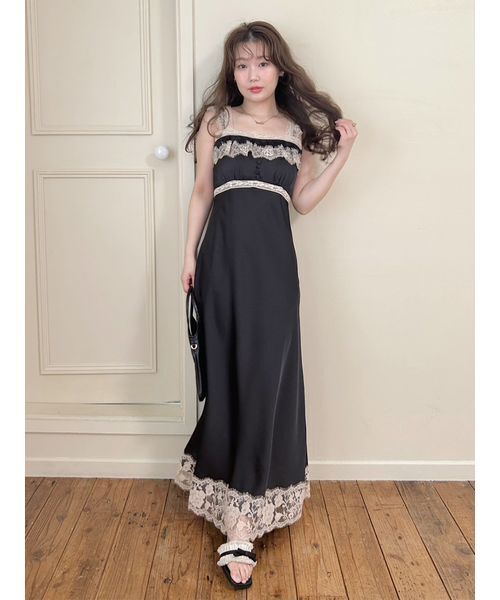 LILY BROWN ヴィンテージレーストリムサテンロングドレス 黒新品 レーストリムサテンワンピース（ワンピース）｜LILY BROWN（リリー