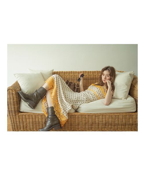 LILY BROWN(リリーブラウン)の「レーストリムサテンワンピース(ワンピース・レディース・ドット/ブラック/ピンクベージュ・0/1)」の6枚目の写真