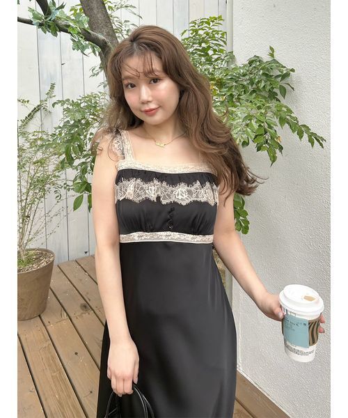 LILY BROWN(リリーブラウン)の「レーストリムサテンワンピース(ワンピース・レディース・ドット/ブラック/ピンクベージュ・0/1)」の15枚目の写真
