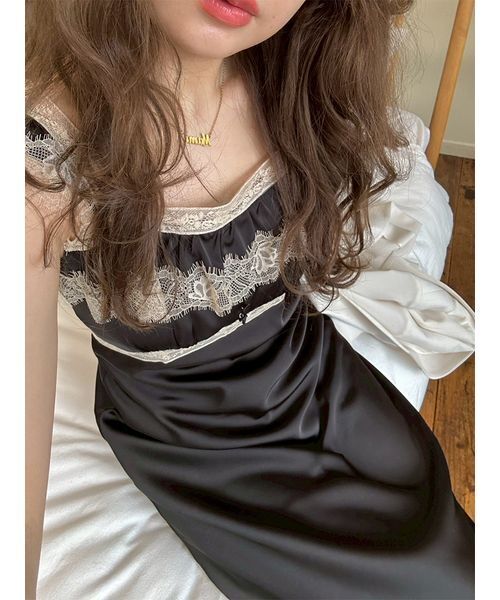レーストリムサテンワンピース（ワンピース）｜LILY BROWN（リリー