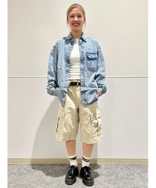 GAP(ギャップ)の「Gap × Sean Wotherspoon リラックスフィット レールロード デニムシャツ(シャツ/ブラウス・メンズ・ブルー・L/XS/XL/M/S)」の6枚目の写真