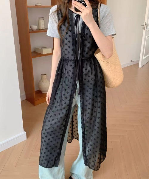 FINEnough（ファインナフ）の「前後2WAY花柄ジャガードシアーロングジレ（ワンピース・レディース・ブラック/ホワイト/ベージュ・FREE）」の5枚目の写真