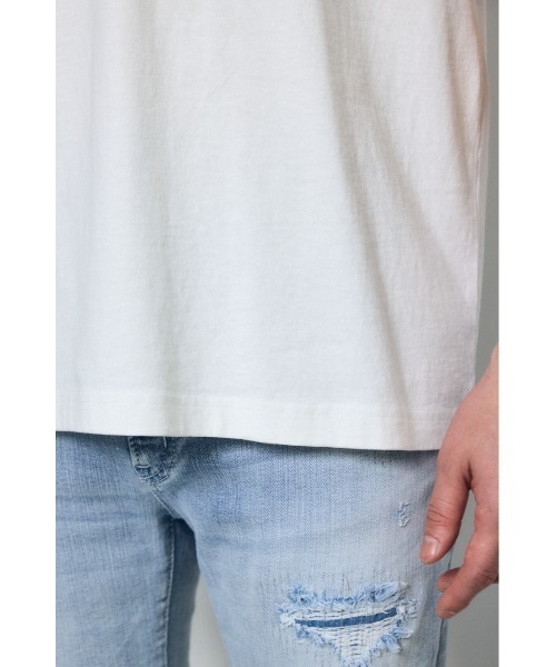 AZUL by moussy(アズールバイマウジー)の「LOUNDER THAN Tシャツ 春服 夏服 秋服 半袖 グラフィック ロゴ(Tシャツ/カットソー・メンズ・ベージュ/ホワイト/ブラック・SMALL/MEDIUM/LARGE)」の12枚目の写真