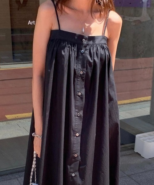 YUGA（ユーガ）の「YUGA_YGMC　　Korean-style  Pleated camisole dress（ワンピース・レディース・ホワイト/ライトグリーン/ブラック/ライトブルー・FREE）」の4枚目の写真