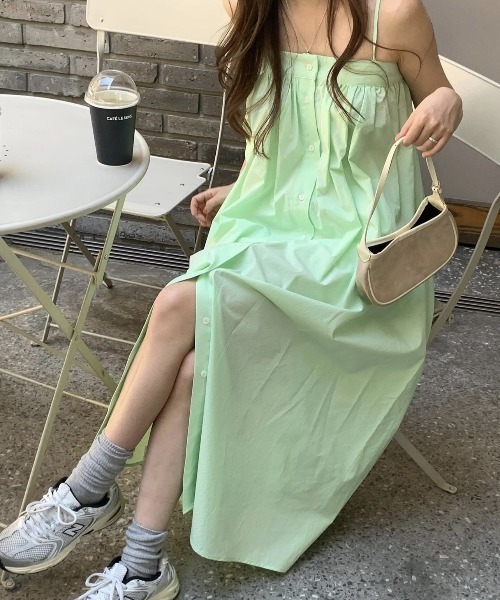 YUGA（ユーガ）の「YUGA_YGMC　　Korean-style  Pleated camisole dress（ワンピース・レディース・ホワイト/ライトグリーン/ブラック/ライトブルー・FREE）」の17枚目の写真