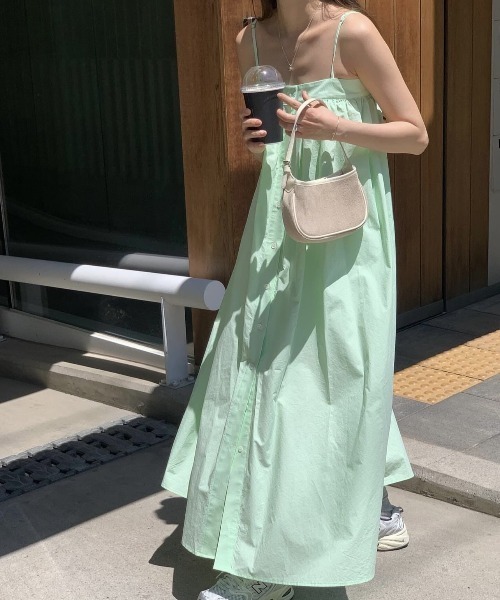 YUGA（ユーガ）の「YUGA_YGMC　　Korean-style  Pleated camisole dress（ワンピース・レディース・ホワイト/ライトグリーン/ブラック/ライトブルー・FREE）」の18枚目の写真