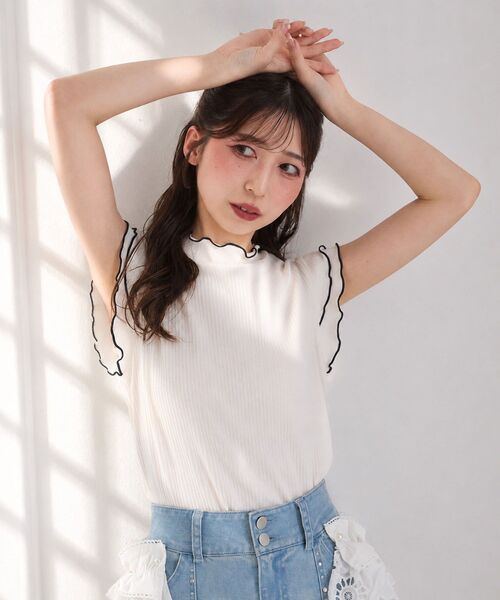 MAJESTIC LEGON(マジェスティックレゴン)の「ノースリフリルメロウリブトップス(Tシャツ/カットソー・レディース・ブルー/アイボリー/グレイッシュベージュ/ブラック・MEDIUM)」の6枚目の写真