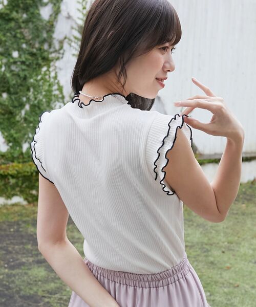MAJESTIC LEGON(マジェスティックレゴン)の「ノースリフリルメロウリブトップス(Tシャツ/カットソー・レディース・ブルー/アイボリー/グレイッシュベージュ/ブラック・MEDIUM)」の13枚目の写真
