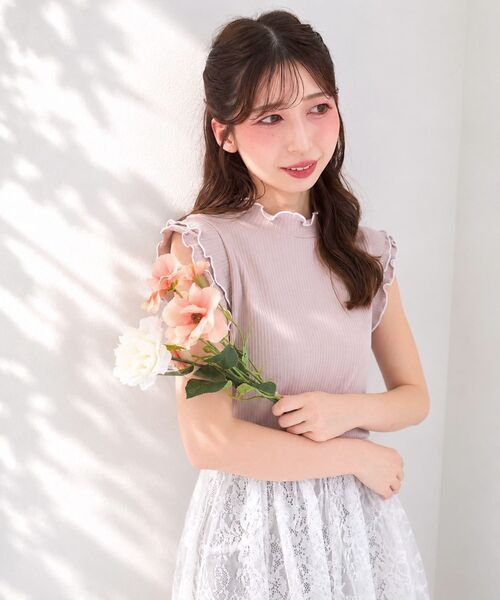 MAJESTIC LEGON(マジェスティックレゴン)の「ノースリフリルメロウリブトップス(Tシャツ/カットソー・レディース・ブルー/アイボリー/グレイッシュベージュ/ブラック・MEDIUM)」の15枚目の写真