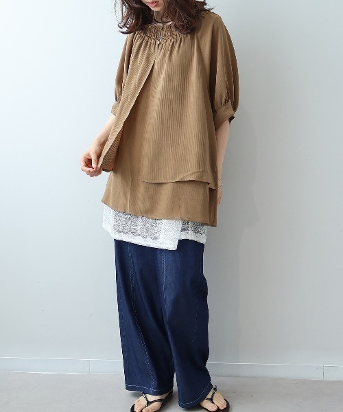 leswel(レスウェル)の「【M~5L】シャーリングギャザーブラウス(シャツ/ブラウス・レディース・ブルー/ブラウン/チャコールグレー・M/3L/LL/L/5L/4L)」の7枚目の写真