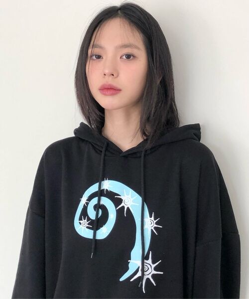 COIRIS（コイリス）の「ネイヴスウォールロゴフードティ男女共用（2カラー）（パーカー・レディース・スカイブルー/ブラック・FREE）」の11枚目の写真