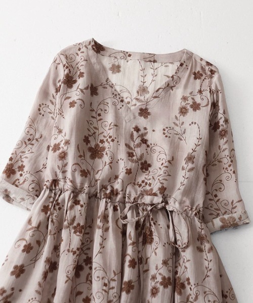 CHUL(チュル)の「フラワープリントウエストリボンワンピース(ワンピース・レディース・アイボリー/ピンク・X-LARGE/LARGE/MEDIUM)」の4枚目の写真