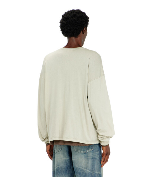 DIESEL(ディーゼル)の「メンズ 長袖Tシャツ T-BOXT-LS-AA1(Tシャツ/カットソー・メンズ・ブラウン系その他/ベージュ系その他・MEDIUM/LARGE/SMALL/X-SMALL/XX-LARGE/XXX-LARGE/X-LARGE)」の4枚目の写真