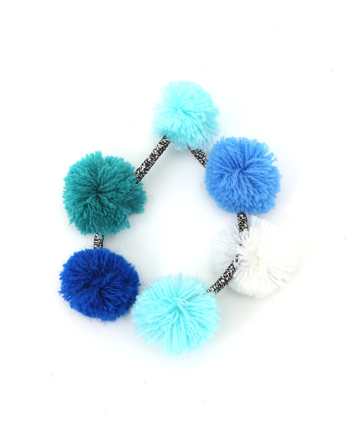 チャイハネ（チャイハネ）の「【チャイハネ】カラフルポンポンヘアゴム（ヘアゴム・レディース・カラフル/マルチ/ブルー・FREE）」の2枚目の写真