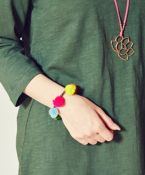 チャイハネ（チャイハネ）の「【チャイハネ】カラフルポンポンヘアゴム（ヘアゴム・レディース・カラフル/マルチ/ブルー・FREE）」の8枚目の写真