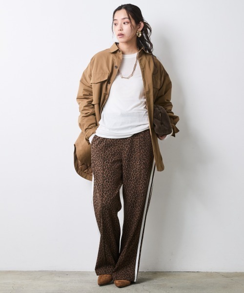 CHIC STYLE(シックスタイル)の「エアリーカットソープルオーバー<大きいサイズ有>シックスタイル(Tシャツ/カットソー・レディース・ブラック/グレー/オフホワイト・5L/4L/3L/LL/L/M)」の7枚目の写真