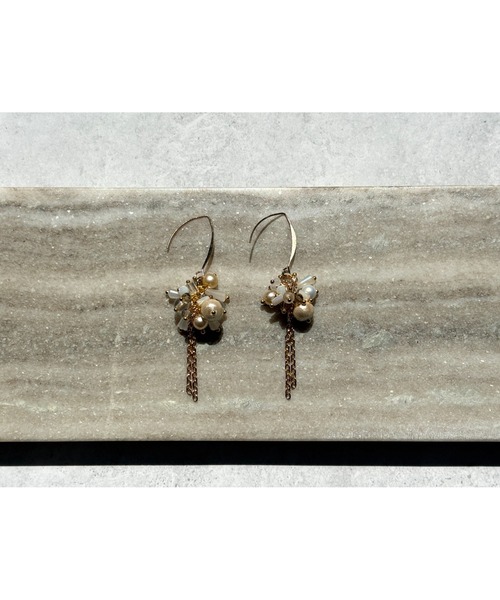 tone（トーン）の「【musk】ホワイトカラービーズのシックピアス(MA)（ピアス（両耳用）・レディース・ホワイト・FREE）」の2枚目の写真