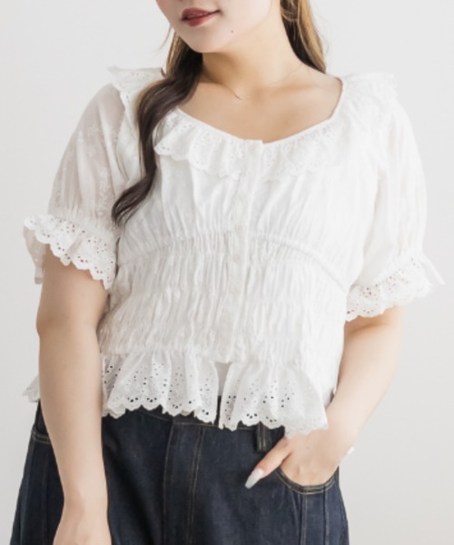 CLETTE(クレット)の「コットンレースシャーリングブラウス(シャツ/ブラウス・レディース・オフホワイト/ブラック・LL/4L/3L)」の2枚目の写真