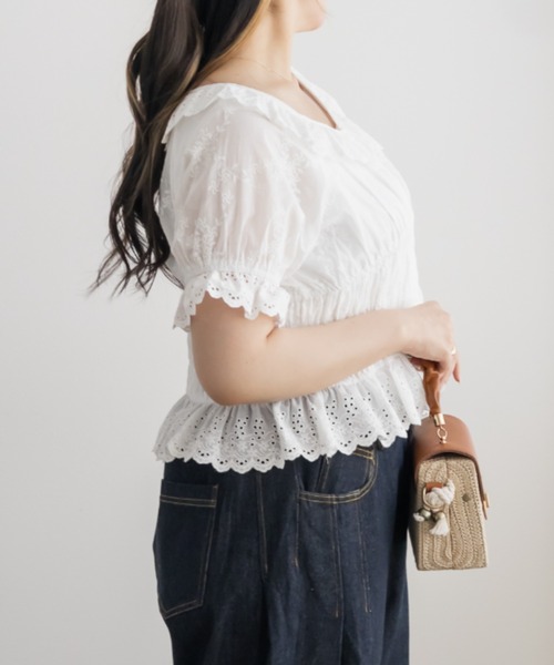 CLETTE(クレット)の「コットンレースシャーリングブラウス(シャツ/ブラウス・レディース・オフホワイト/ブラック・LL/4L/3L)」の7枚目の写真