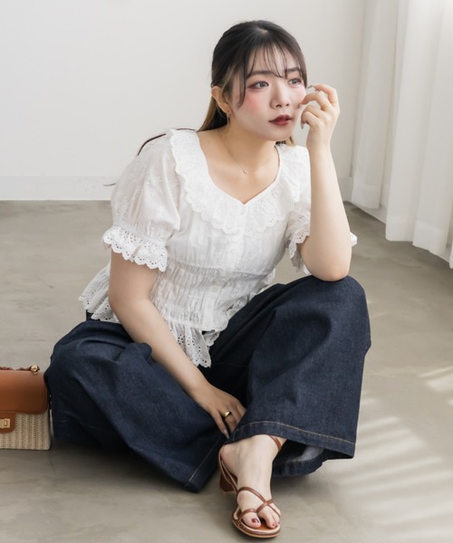 CLETTE(クレット)の「コットンレースシャーリングブラウス(シャツ/ブラウス・レディース・オフホワイト/ブラック・LL/4L/3L)」の9枚目の写真