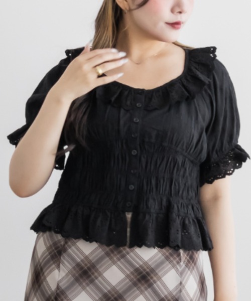 CLETTE(クレット)の「コットンレースシャーリングブラウス(シャツ/ブラウス・レディース・オフホワイト/ブラック・LL/4L/3L)」の3枚目の写真