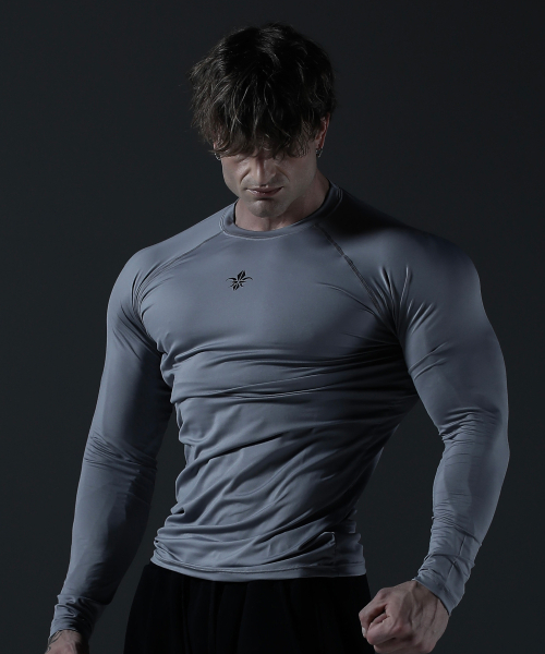 CARMID（カミド）の「コンプレッション長袖 [アッシュグレー]（Tシャツ/カットソー・メンズ・その他・1/2/3）」の2枚目の写真