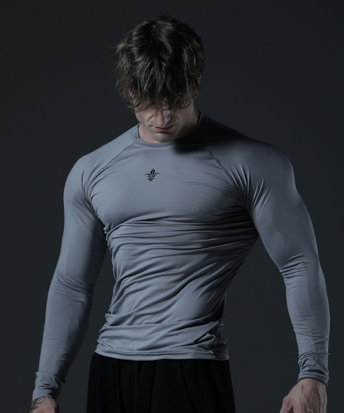 CARMID（カミド）の「コンプレッション長袖 [アッシュグレー]（Tシャツ/カットソー・メンズ・その他・1/2/3）」の4枚目の写真