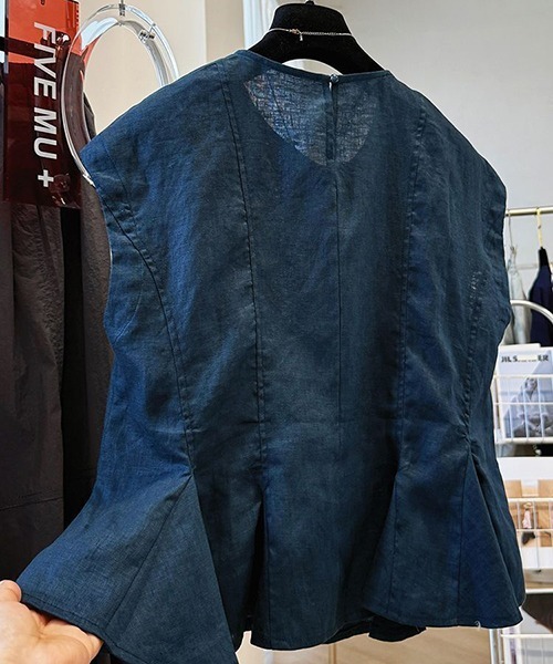 gossip!ロサンゼルス(ゴシップロサンゼルス)の「YUGA ラウンドネック ノースリーブトップス(シャツ/ブラウス・レディース・ネイビー/ホワイト・L/M)」の7枚目の写真