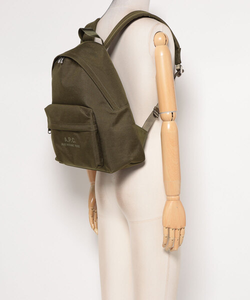 A.P.C.(アーペーセー)の「Backstage スモールリュックサック(バックパック/リュック・メンズ・カーキ・ONESIZE)」の5枚目の写真