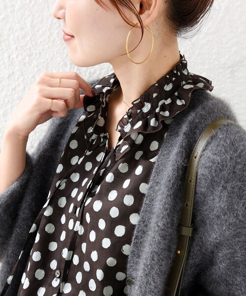 SHIPS(シップス)の「杢 フォックス カシミヤ Vネック カーディガン(カーディガン/ボレロ・レディース・ピンク/グレー・ONE SIZE)」の16枚目の写真